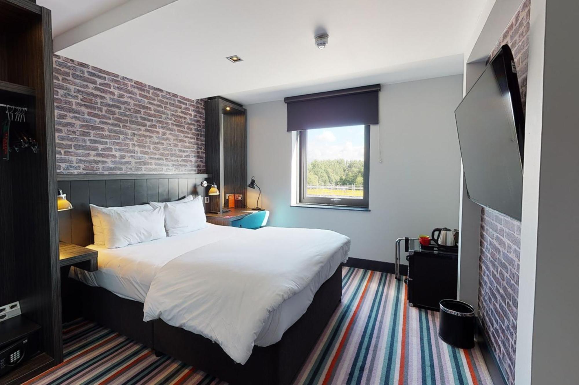 Village Hotel Edinburgh — Photos 2